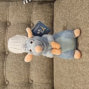 Remy's Ratatouille Adventure, Remy Feature Plush